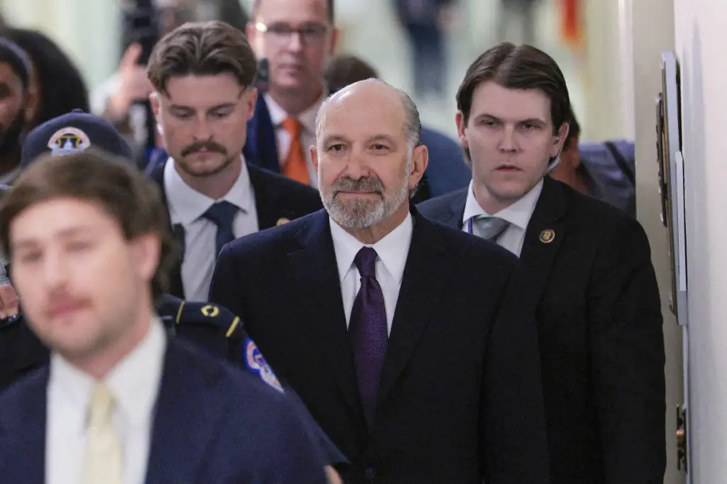 'Pathological liar': Democrats accuse Howard Lutnick of ‘egregious cover-up’ in Epstein investigation