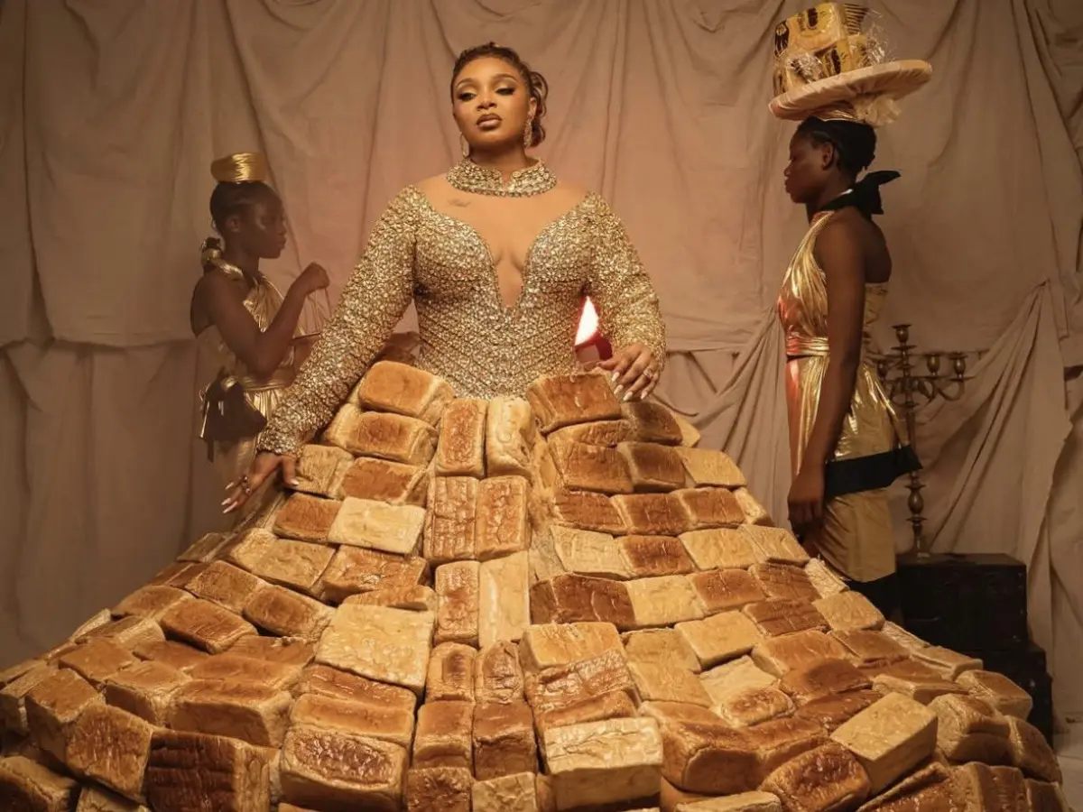 Fashion statement or food waste? Viral bread dress at African Choice Awards 2026 sparks debate Fashion statement or food waste? Viral bread dress at African Choice Awards 2026 sparks debate