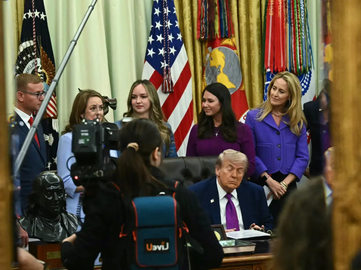 'You absolute moron': White House goes nuclear as photos of Trump dozing off during Oval Office event goes viral 'You absolute moron': White House goes nuclear as photos of Trump dozing off during Oval Office event goes viral
