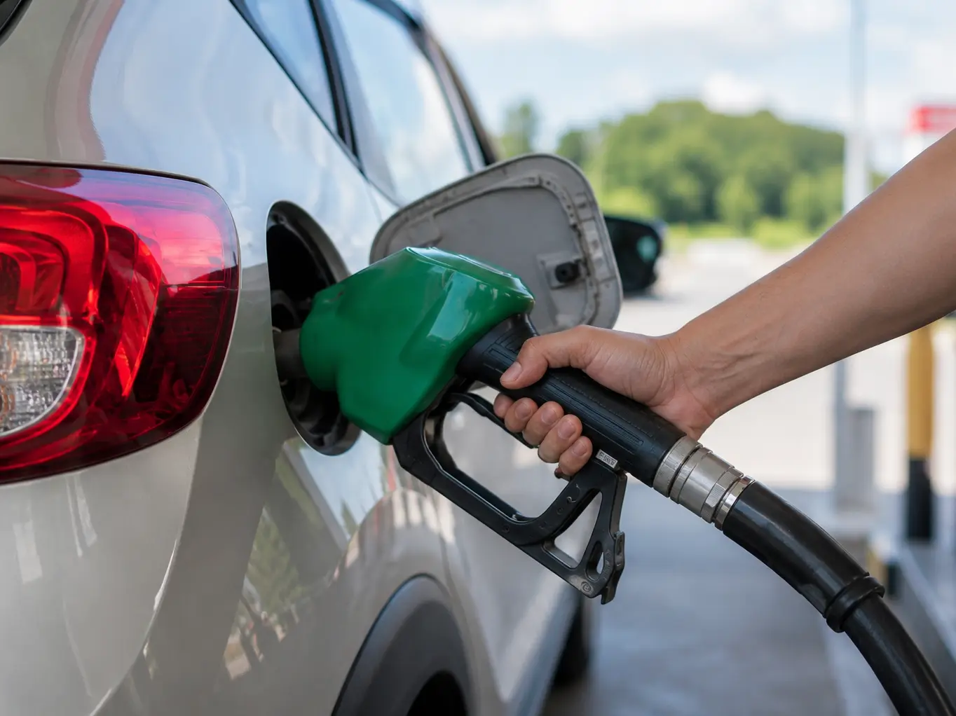 India ends emergency restrictions on retail sale of petrol and diesel to commercial buyers from July 1 India ends emergency restrictions on retail sale of petrol and diesel to commercial buyers from July 1