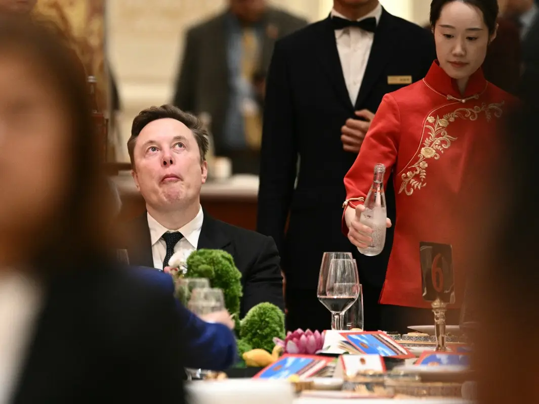 Elon Musk goes viral for spinning and filming like a tourist during Trump’s China visit Elon Musk goes viral for spinning and filming like a tourist during Trump’s China visit