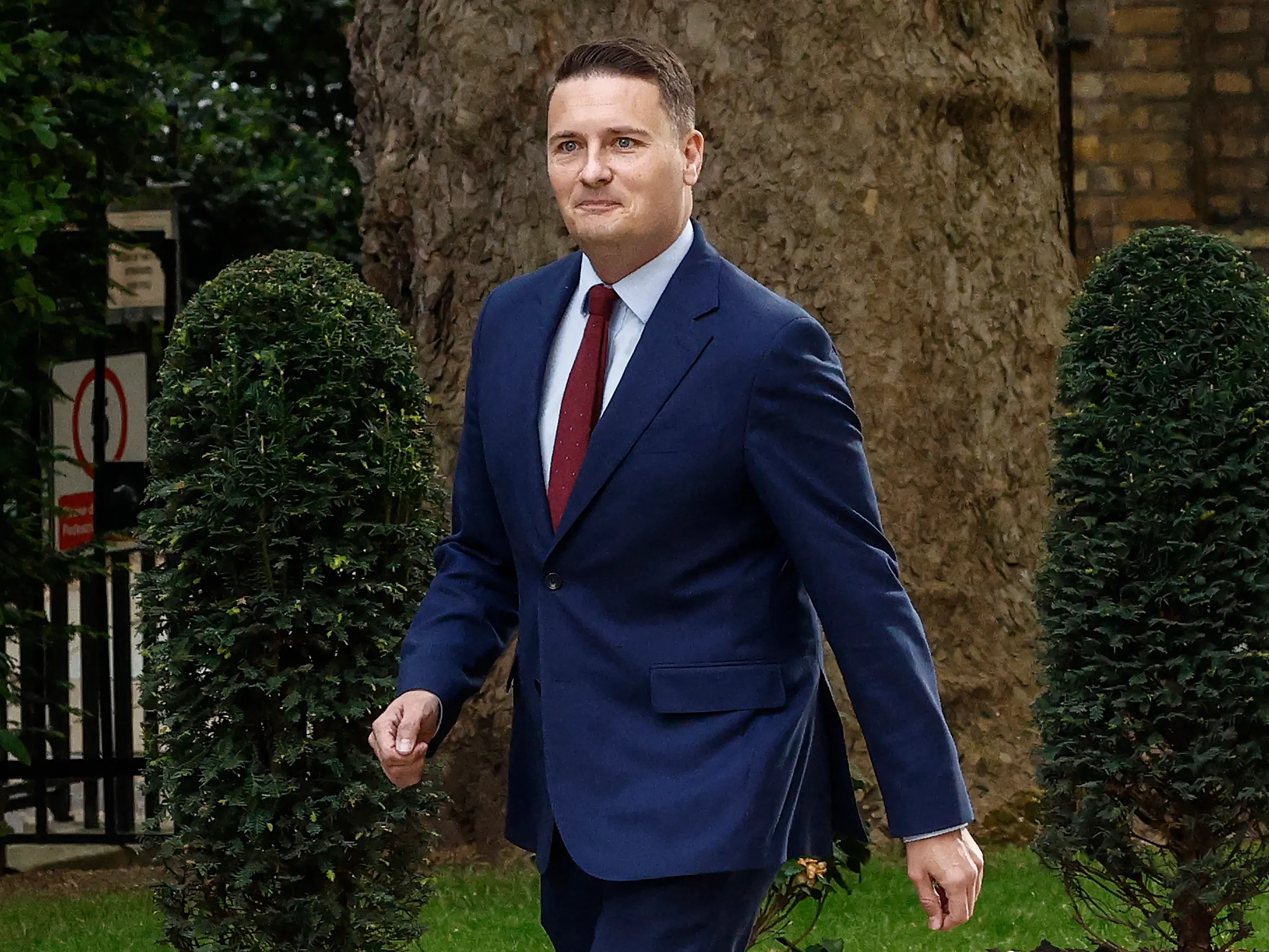 Former UK health secretary Wes Streeting confirms bid to replace Keir Starmer as Labour leader after quitting Cabinet Former UK health secretary Wes Streeting confirms bid to replace Keir Starmer as Labour leader after quitting Cabinet