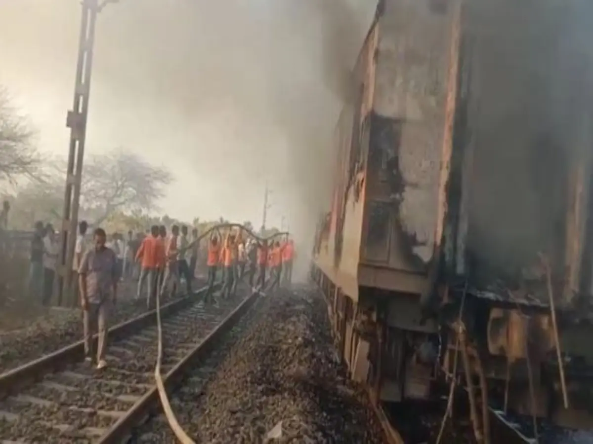 Massive fire breaks out in Delhi-Bound Rajdhani Express, passengers evacuated safely Massive fire breaks out in Delhi-Bound Rajdhani Express, passengers evacuated safely