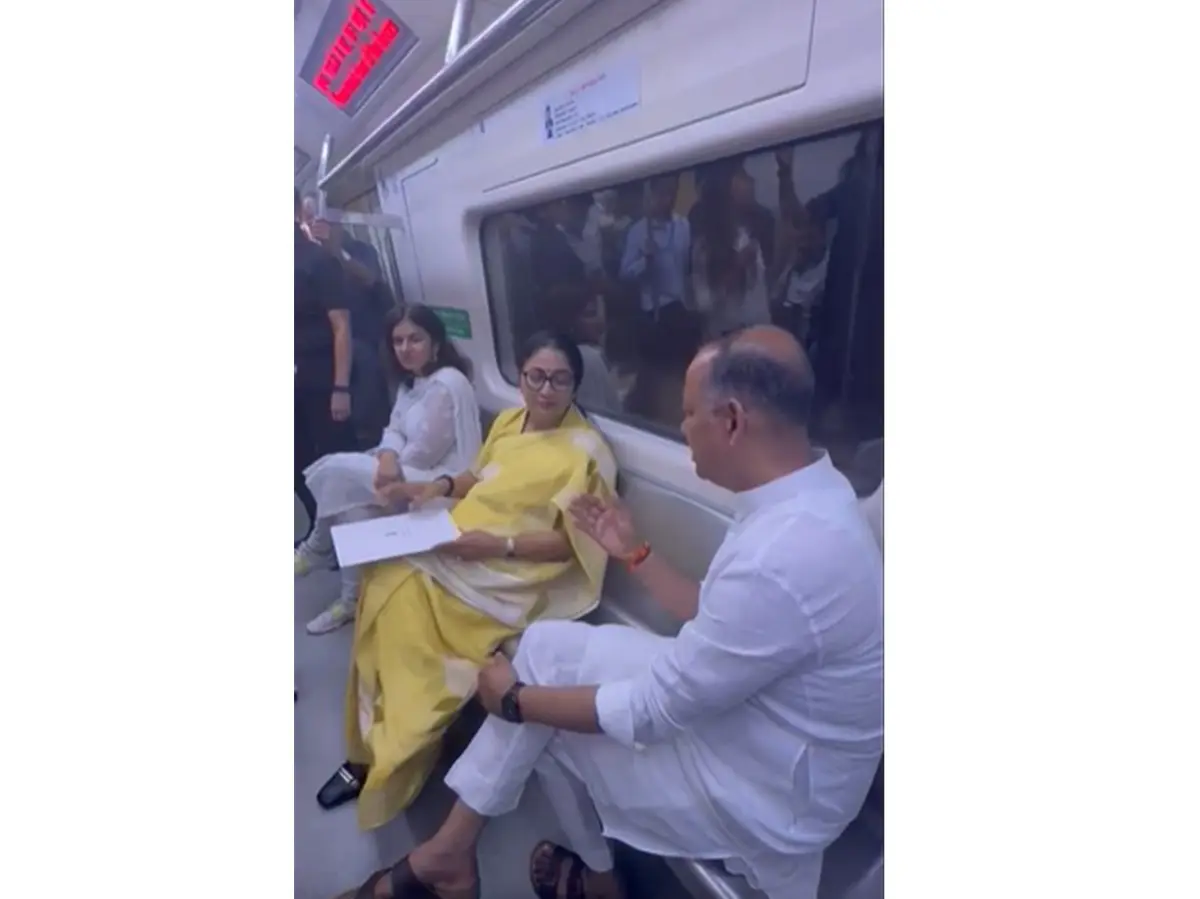 Delhi CM Rekha Gupta takes Metro to office as ‘Metro Monday’ drive begins after PM Modi’s fuel-saving appeal Delhi CM Rekha Gupta takes Metro to office as ‘Metro Monday’ drive begins after PM Modi’s fuel-saving appeal