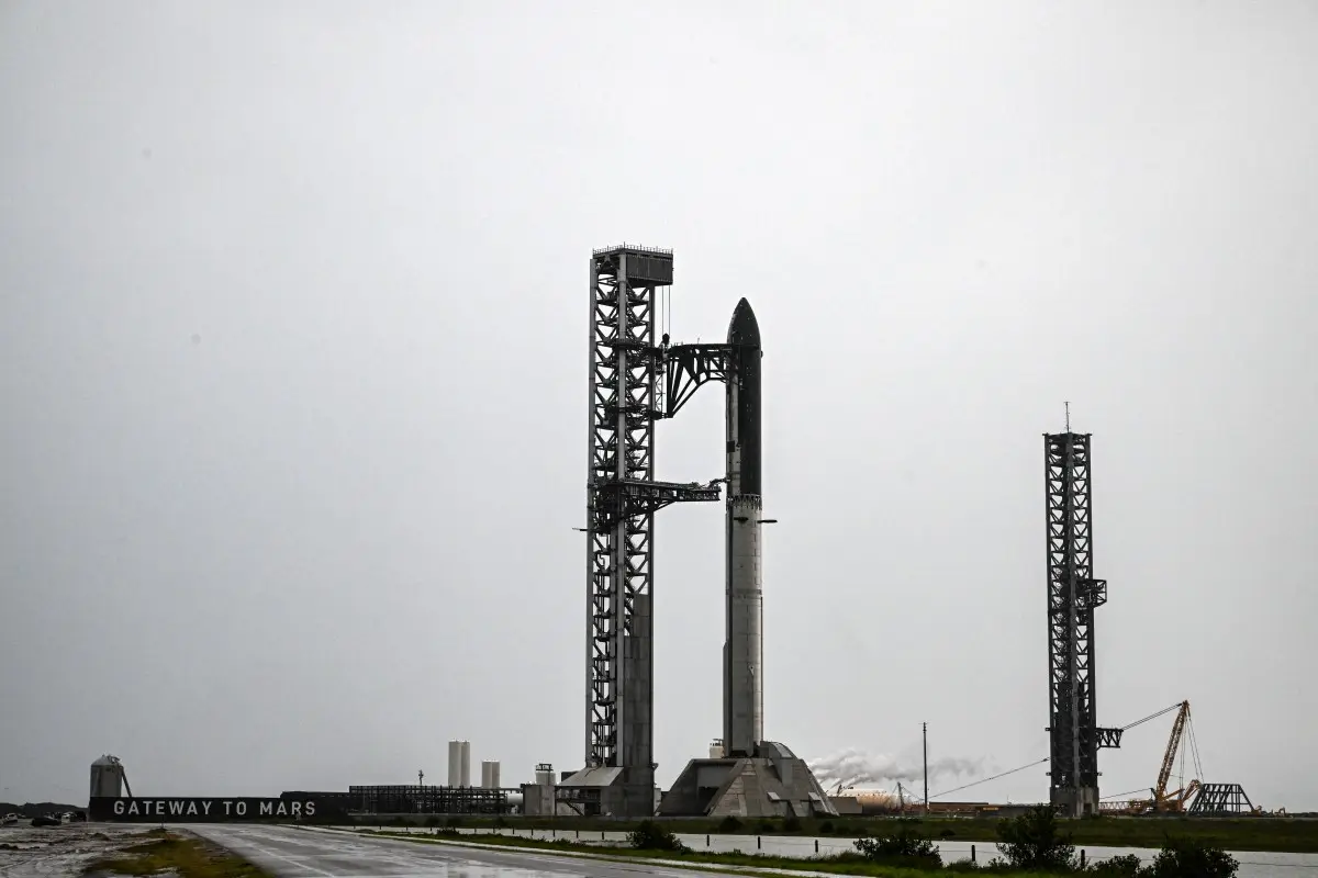 SpaceX postpones launch of Starship V3 after several countdown disruptions; rescheduled for Friday