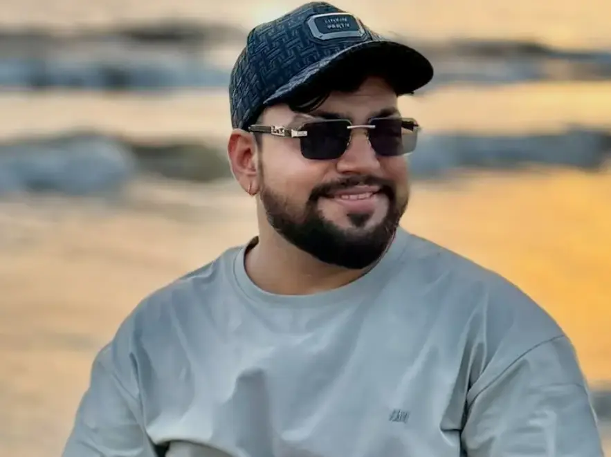 Meet rapper Santy Sharma, whose recent comment on Cockroach Janta Party went viral Meet rapper Santy Sharma, whose recent comment on Cockroach Janta Party went viral
