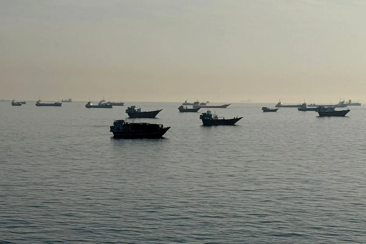 US launches ‘self-defense strikes’ on Iranian missile launch sites, boats near Strait of Hormuz amid ceasefire talks