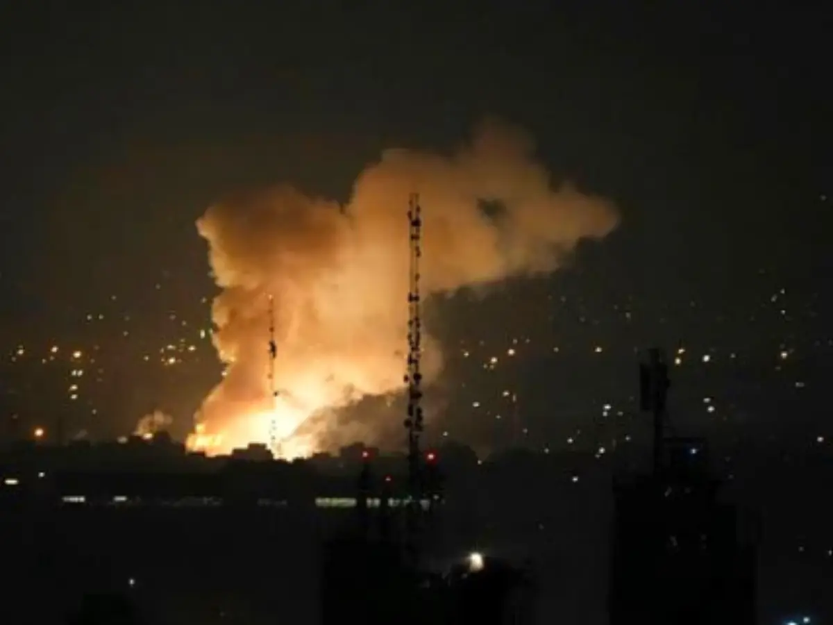 US launches fresh strikes on Iran after Trump claims conflict will end ‘very quickly US launches fresh strikes on Iran after Trump claims conflict will end ‘very quickly