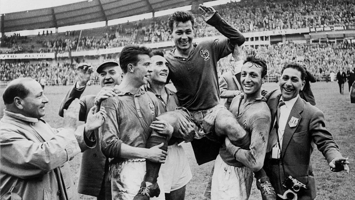 Just Fontaine (France) – 13 goals in 1958