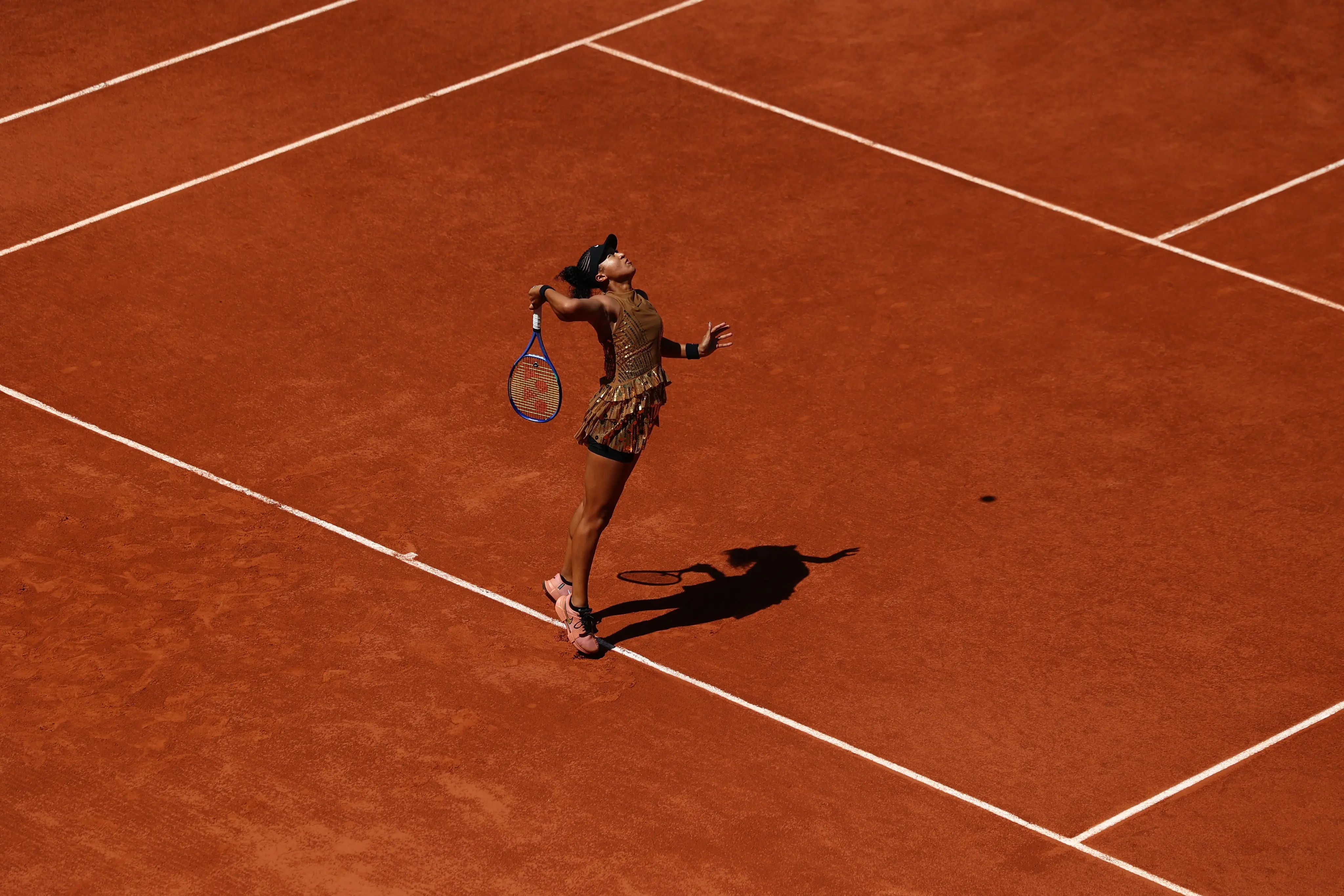 French Open 2026 | Osaka shimmers like 'Eiffel Tower at night' during R1 win - WATCH