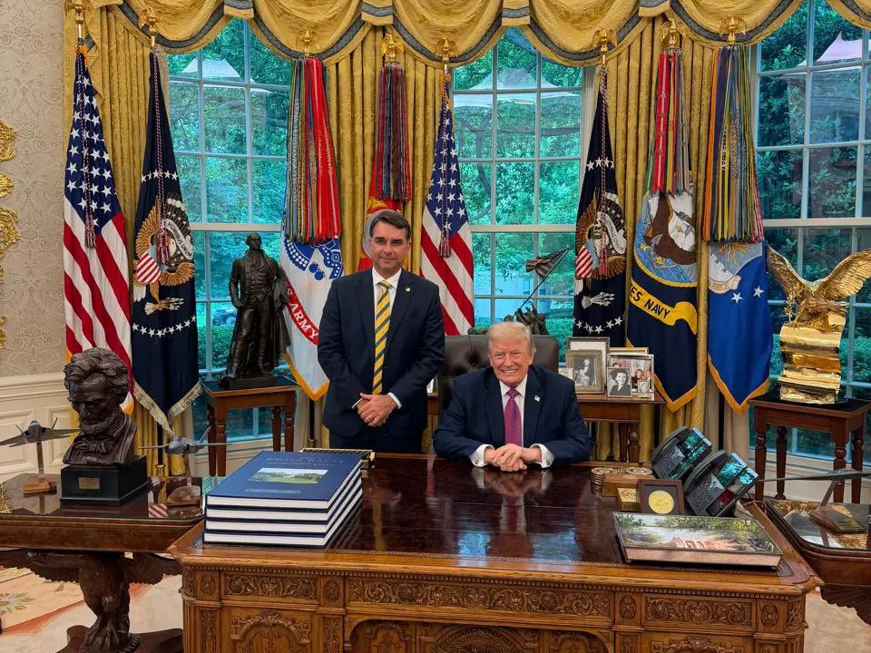 Flavio Bolsonaro meets Donald Trump amid bank fraud scandal and Brazil election race Flavio Bolsonaro meets Donald Trump amid bank fraud scandal and Brazil election race