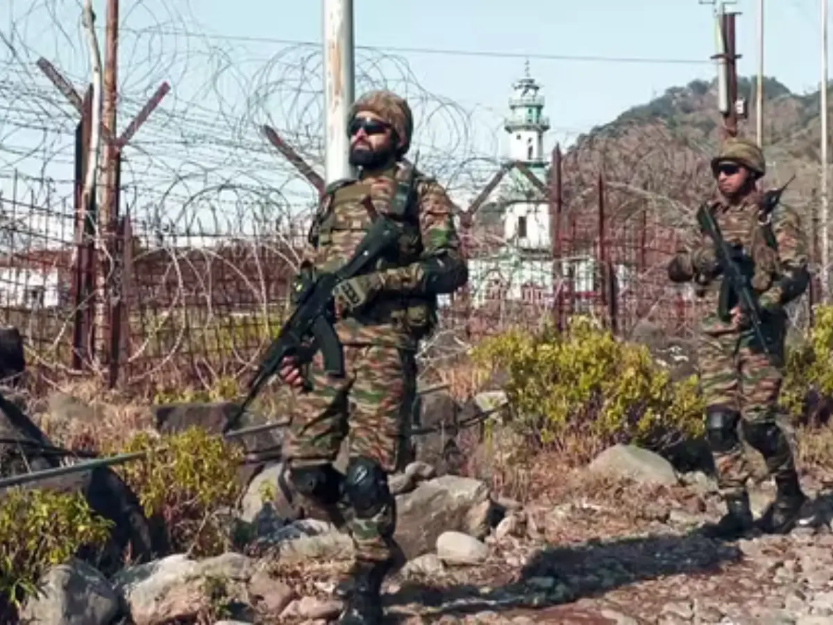 India tightens security along Pakistan border, orders removal of encroachments within 15 km India tightens security along Pakistan border, orders removal of encroachments within 15 km