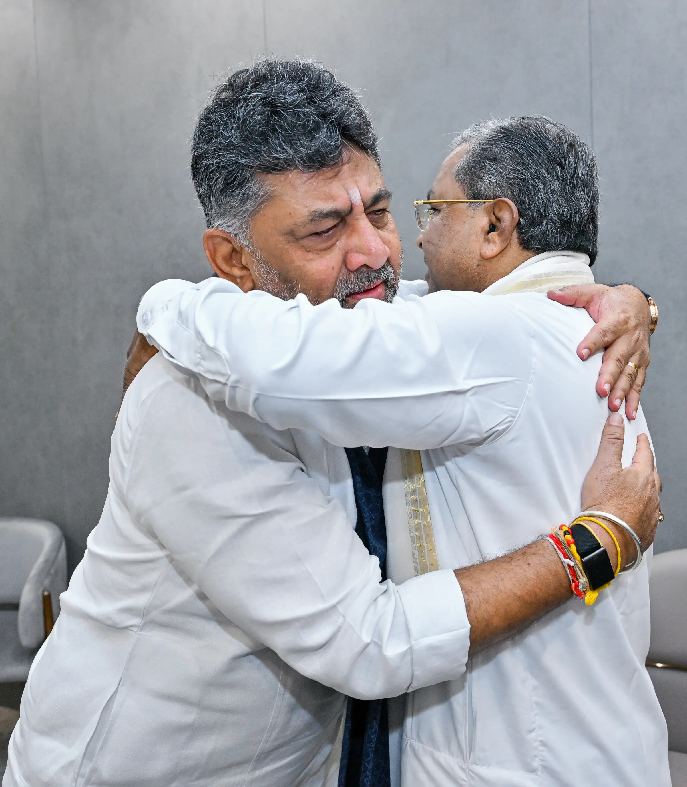 Siddaramaiah announces his resignation as Karnataka CM to cabinet in breakfast meet; no time sought with Governor