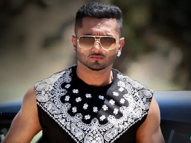 Honey Singh recalls how Shah Rukh Khan and Akshay Kumar warned him against drug abuse: 'This will destroy you' Honey Singh recalls how Shah Rukh Khan and Akshay Kumar warned him against drug abuse: 'This will destroy you'