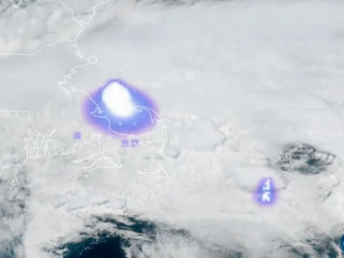 Meteor explodes over Massachusetts, massive sonic booms spark panic: What's happening Meteor explodes over Massachusetts, massive sonic booms spark panic: What's happening