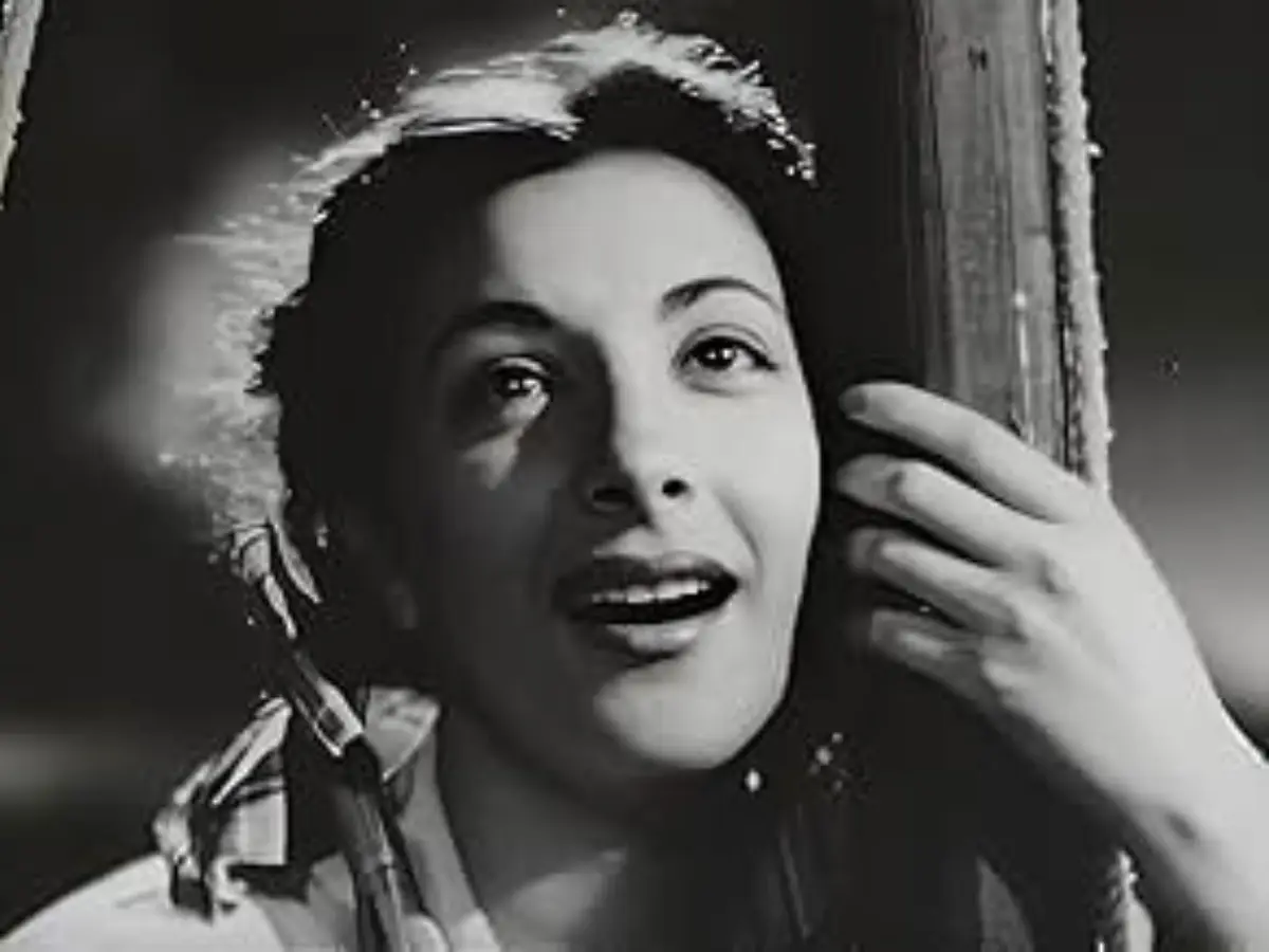 Remembering Nargis Dutt: Mother India, Shree 420, Awaara- Watch these 10 iconic movies of the actress on Netflix, Prime Video and other OTT platforms