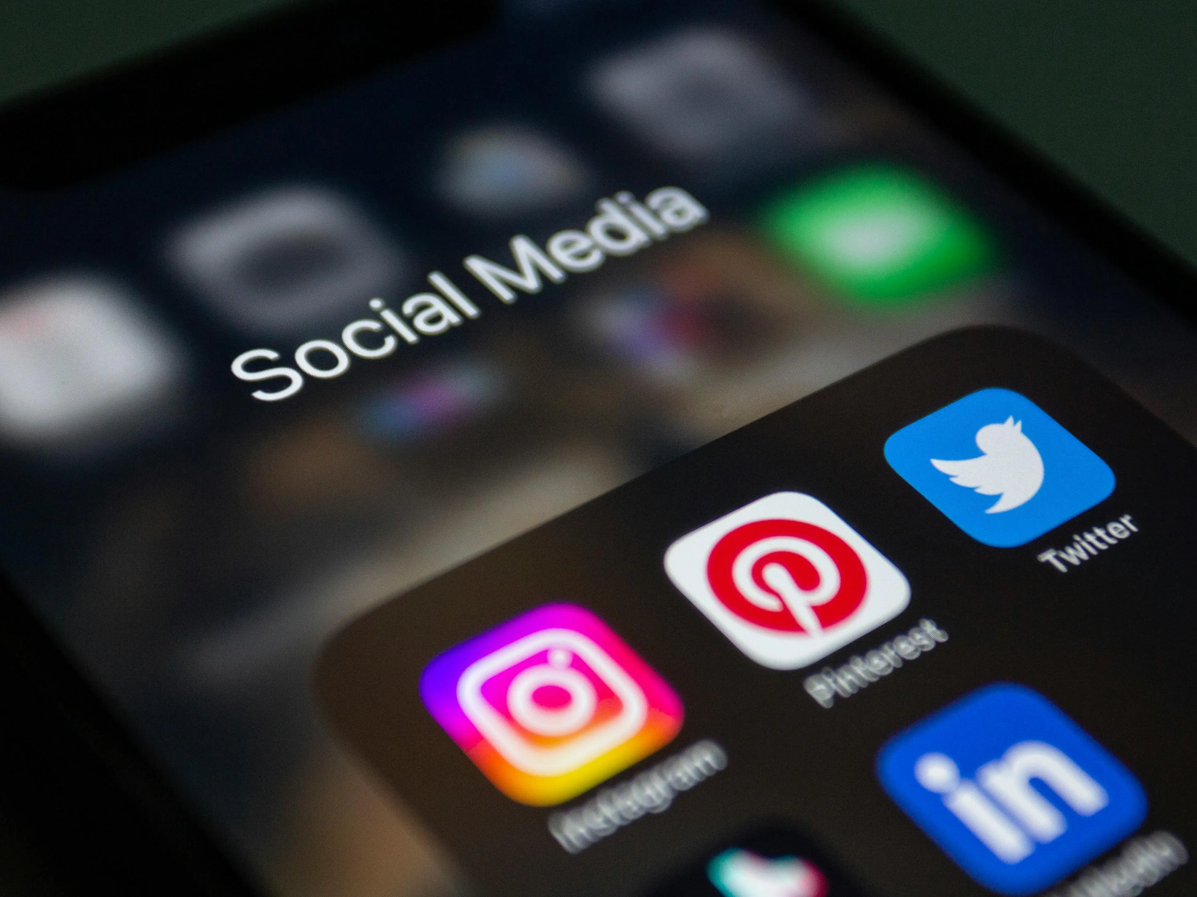 Youth spend over 120 minutes daily on social media; women dominate shopping apps: Inside India’s digital landscape Youth spend over 120 minutes daily on social media; women dominate shopping apps: Inside India’s digital landscape