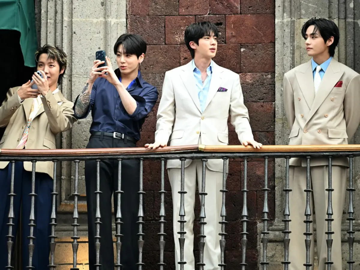 Taiwanese BTS fans pray to the God of Love to get Arirang concert tickets Taiwanese BTS fans pray to the God of Love to get Arirang concert tickets