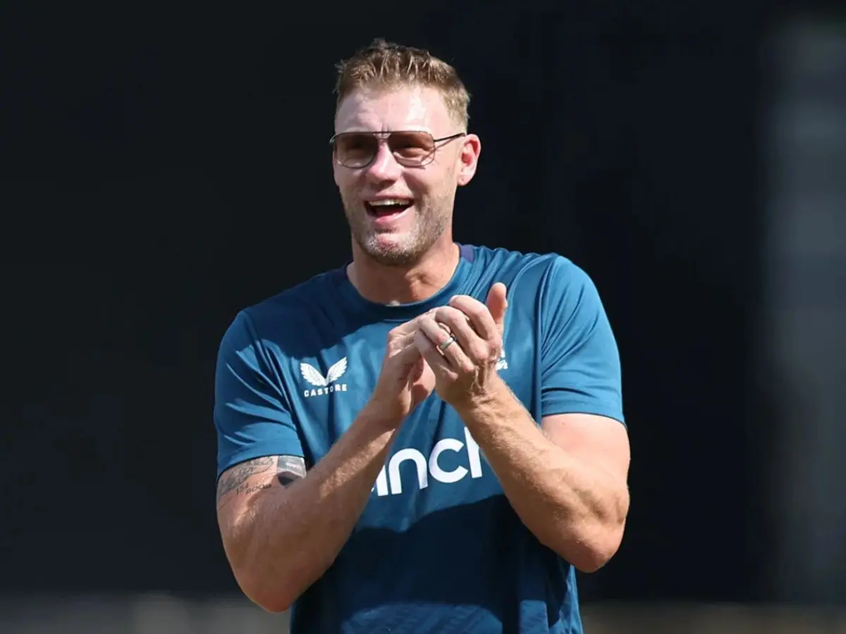 Ashes hero Andrew Flintoff takes reins as Sydney Thunder head coach in BBL Ashes hero Andrew Flintoff takes reins as Sydney Thunder head coach in BBL