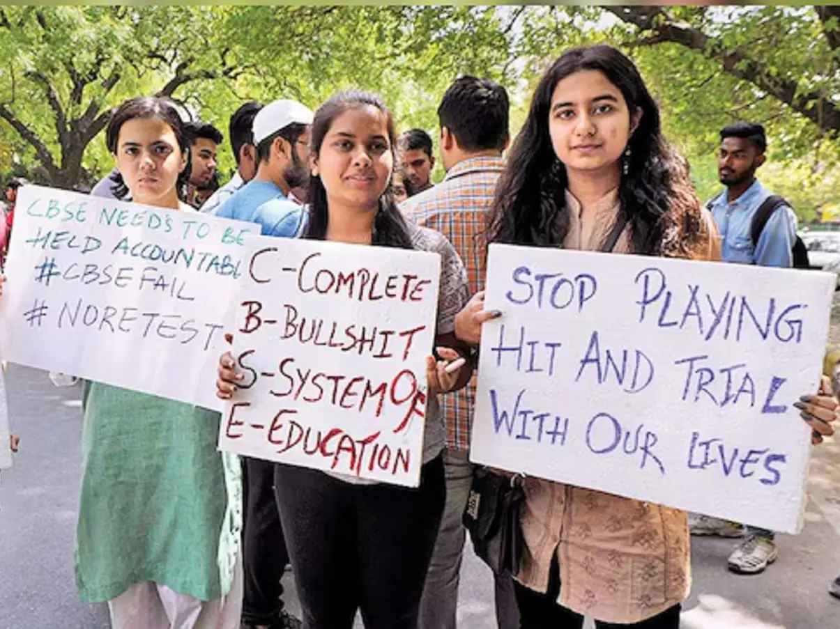 Govt cracks whip, shunts CBSE chairman, secretary after evaluation fiasco; orders probe into vendor selection Govt cracks whip, shunts CBSE chairman, secretary after evaluation fiasco; orders probe into vendor selection