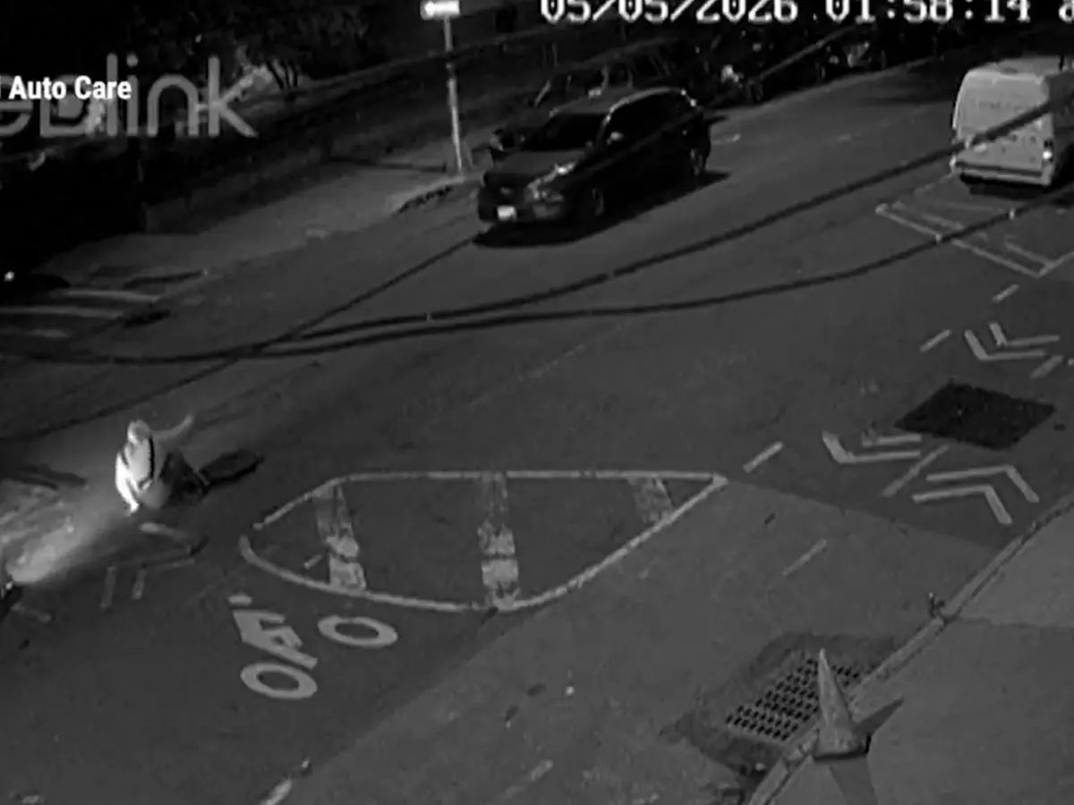 New York Police probes bizarre sightings of people emerging from manholes at night New York Police probes bizarre sightings of people emerging from manholes at night