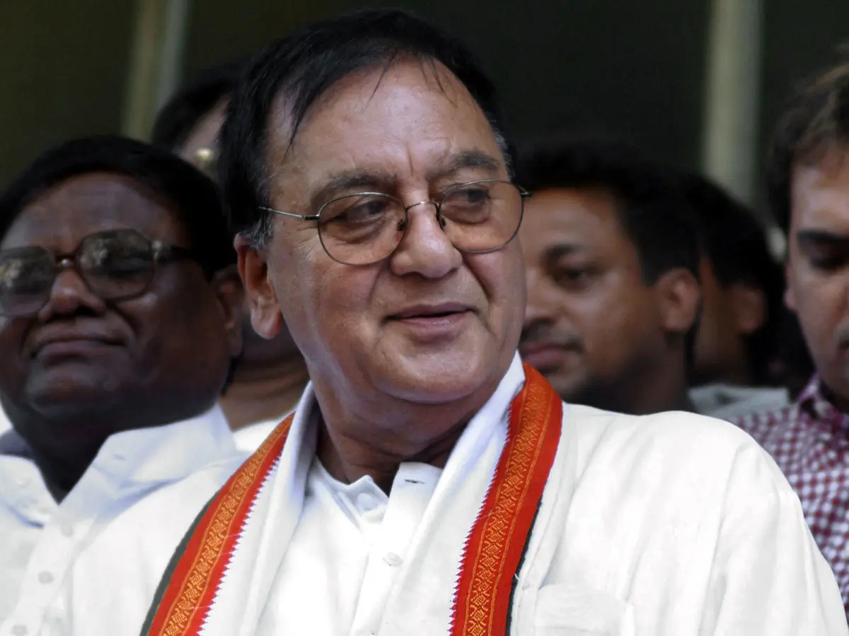 Sunil Dutt never remarried