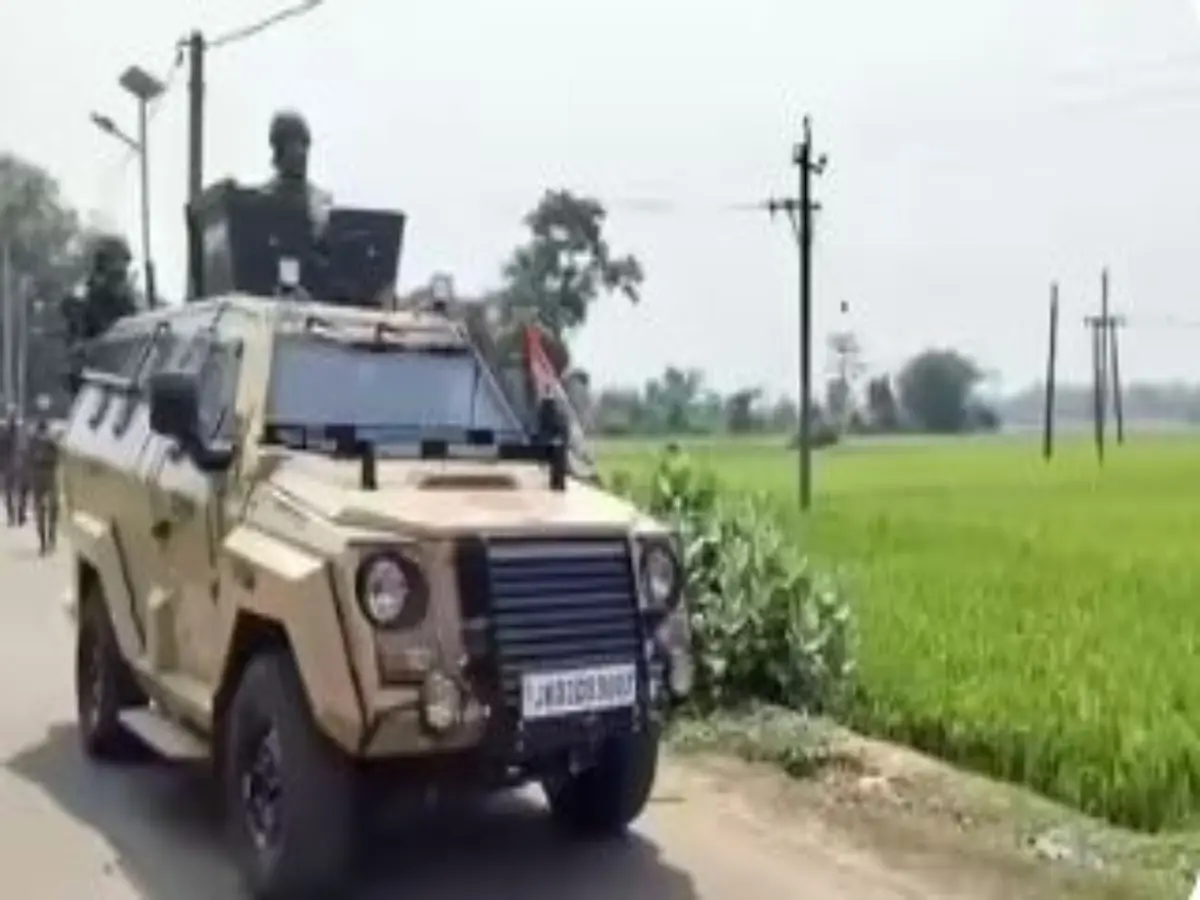 Bengal STF recovers huge cache of arms from pond allegedly linked to TMC leader Bengal STF recovers huge cache of arms from pond allegedly linked to TMC leader