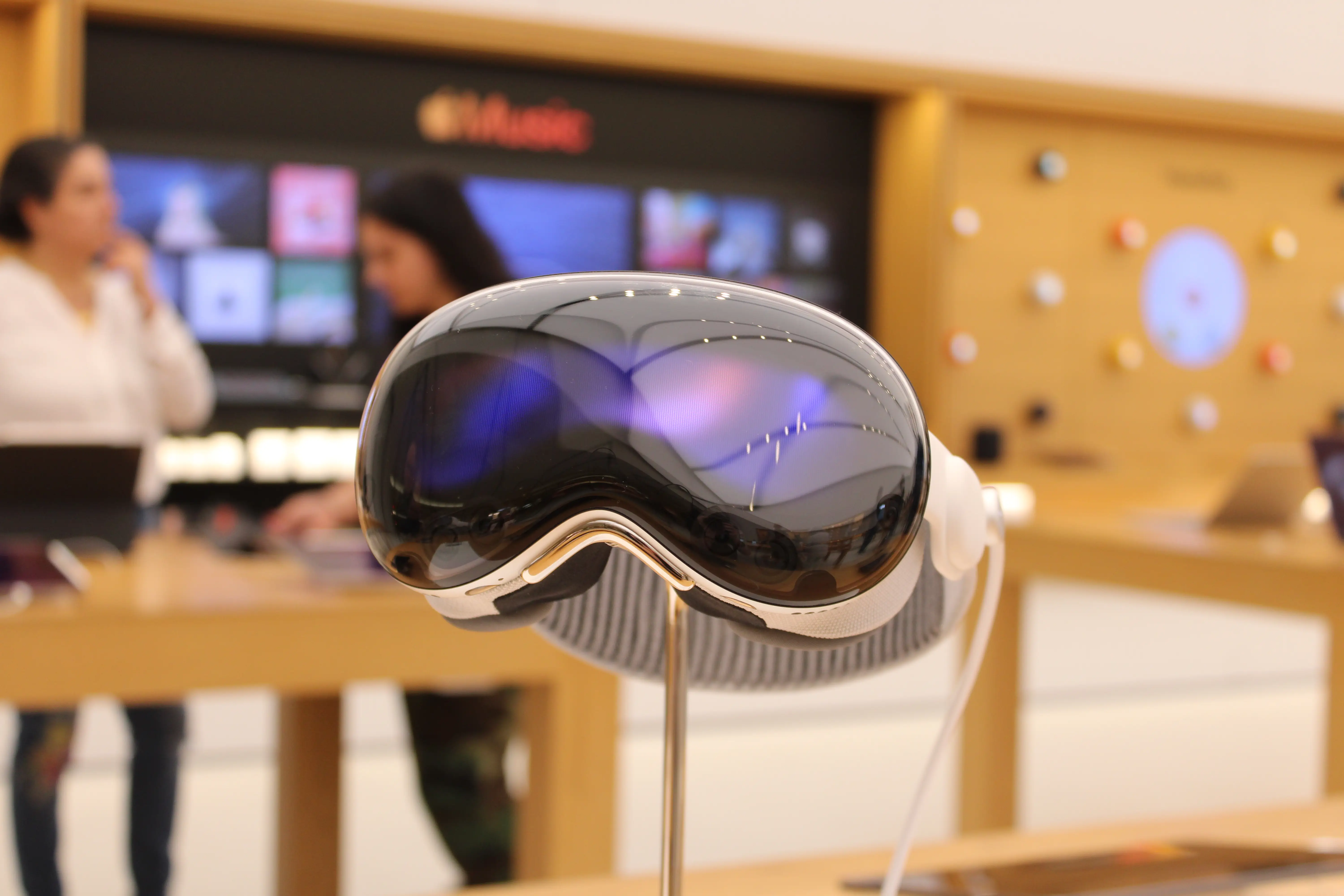 Apple Vision Pro and smarter Siri AI: How effective and futuristic will it really be to control everything with voice?