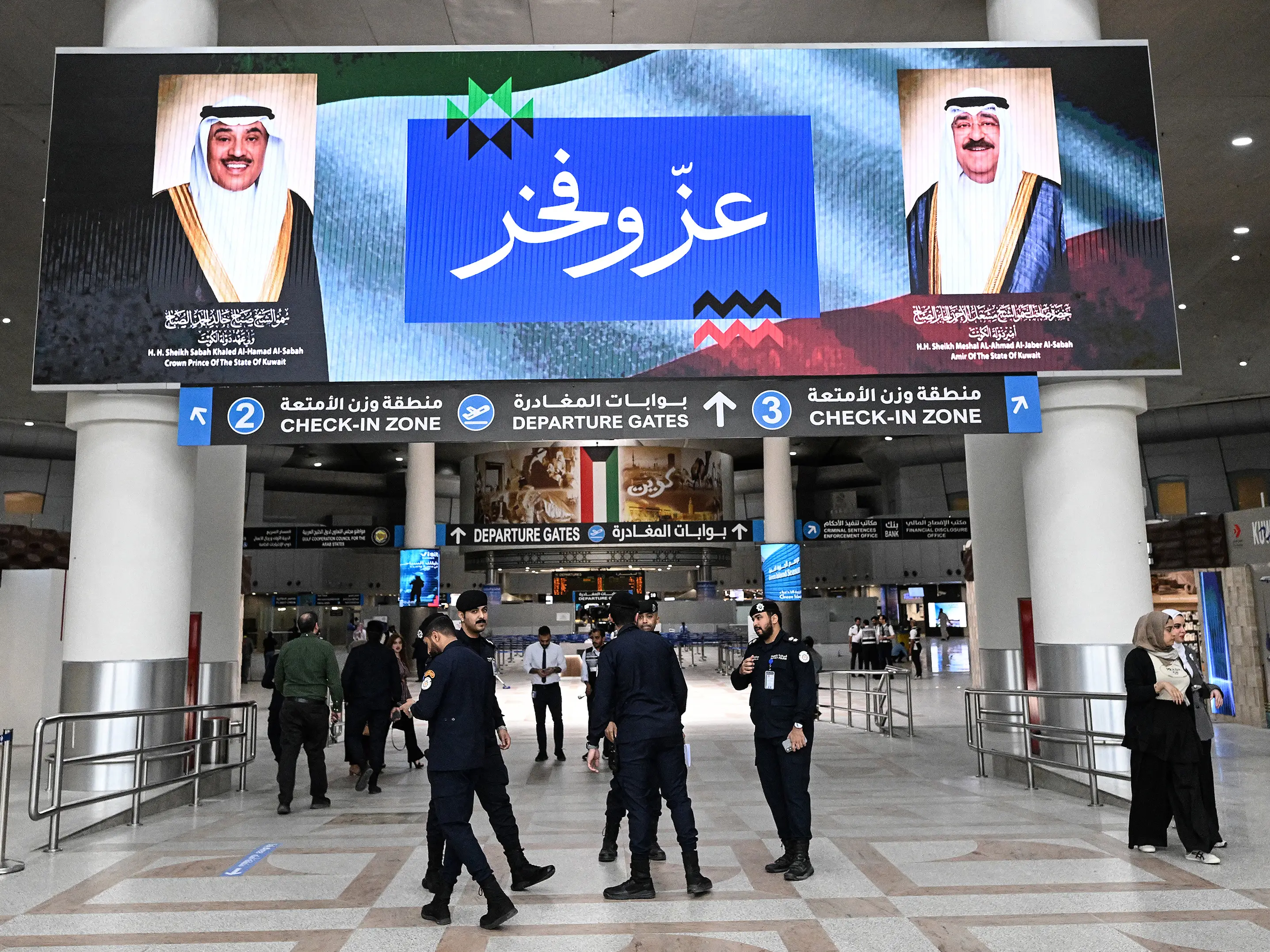 Kuwait resumes air traffic following brief airspace closure amid Iranian strikes Kuwait resumes air traffic following brief airspace closure amid Iranian strikes
