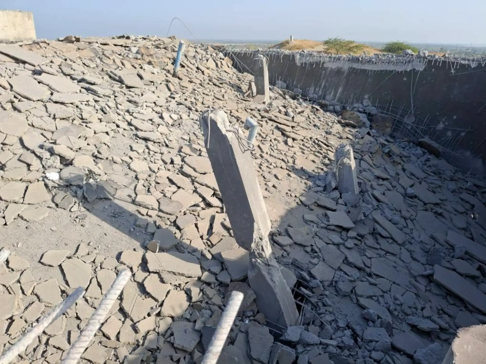 US strikes leave 20,000 without water as fears grow over Gulf infrastructure US strikes leave 20,000 without water as fears grow over Gulf infrastructure