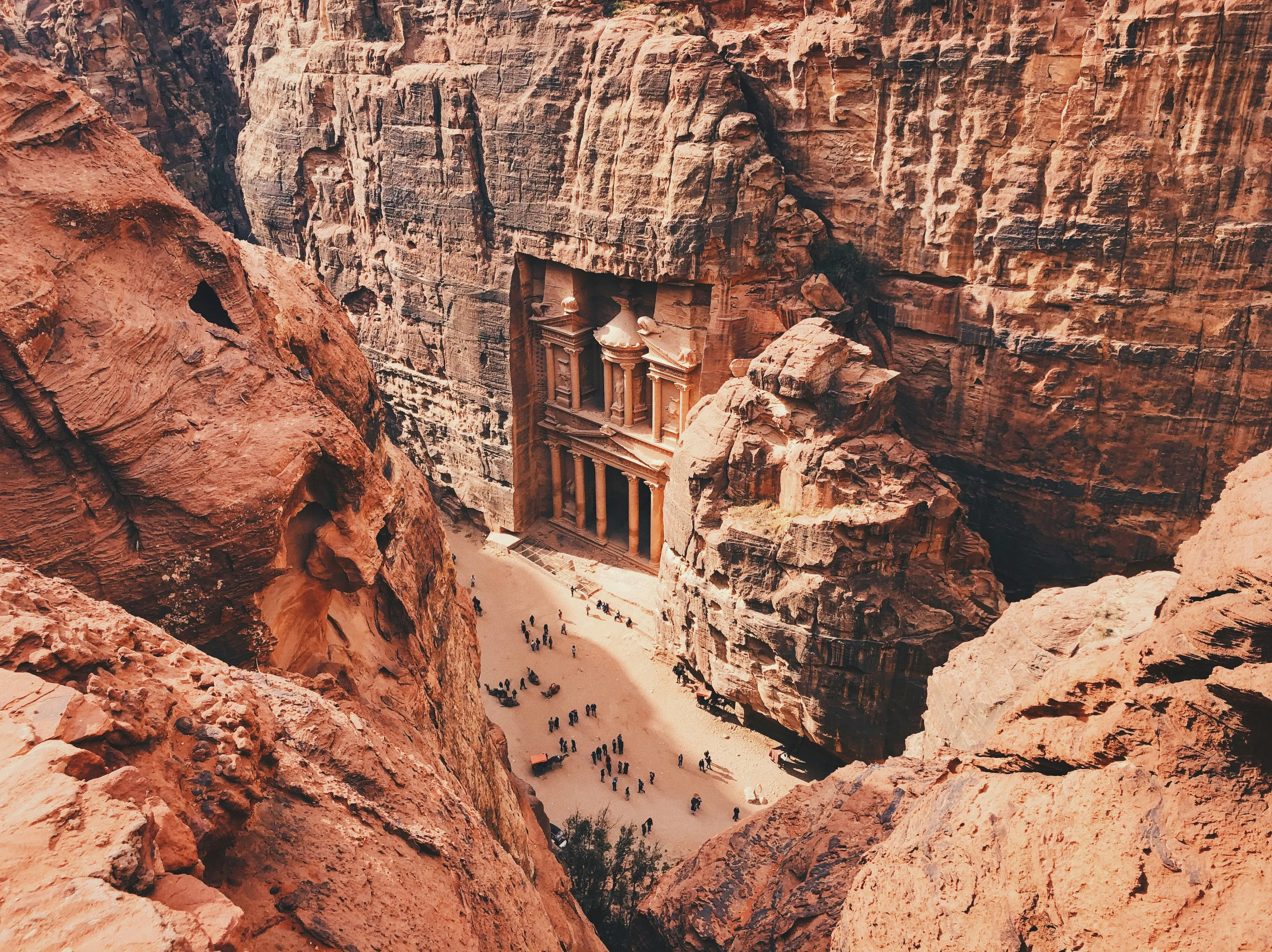 Why is Petra known as the Rose City? Why is Petra known as the Rose City?