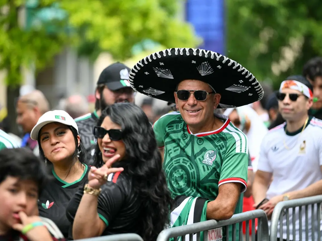 'You are like animals': Thousands of fans rush toward Mexico City World Cup fan zone, triggering chaotic scenes before opening match 'You are like animals': Thousands of fans rush toward Mexico City World Cup fan zone, triggering chaotic scenes before opening match