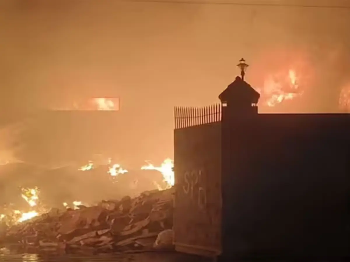 Massive fire breaks out in Delhi's Tughlakabad area days after Malviya Nagar hotel blaze, kills at least 3 Massive fire breaks out in Delhi's Tughlakabad area days after Malviya Nagar hotel blaze, kills at least 3