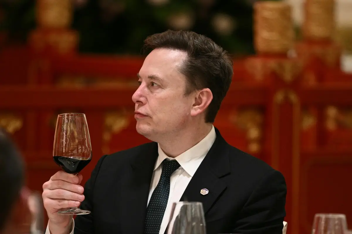Elon Musk's net worth could top $1 trillion as SpaceX begins trading on Nasdaq