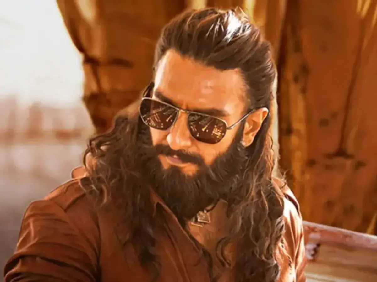 Did Dhurandhar earn Ranveer Singh Rs 325 crore? Actor joins SRK, Rajinikanth in elite club Did Dhurandhar earn Ranveer Singh Rs 325 crore? Actor joins SRK, Rajinikanth in elite club