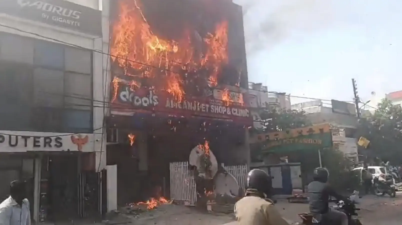15 killed in fire at animation centre in Lucknow; many jump off 1st floor