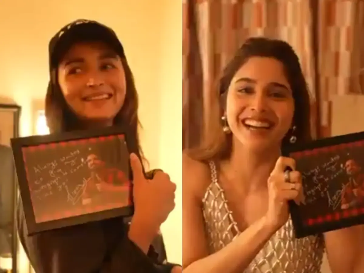Samay Raina 'gifts' his autograph to Alpha stars Alia Bhatt and Sharvari; hilarious moment creates buzz online Samay Raina 'gifts' his autograph to Alpha stars Alia Bhatt and Sharvari; hilarious moment creates buzz online