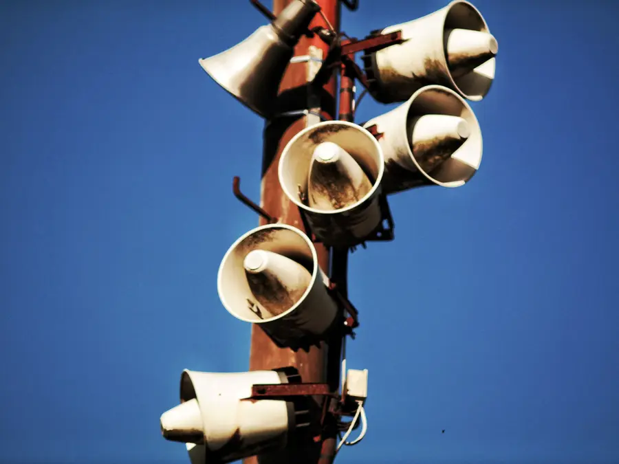 Australian man becomes loudest person on earth, records 122.4 dB shout