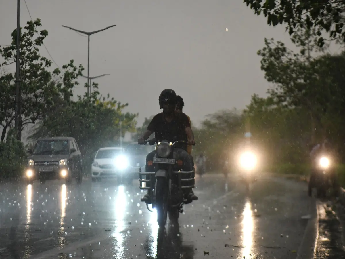 IMD issues orange alert of heavy to very heavy rain in Mumbai, parts of North India also to witness good amount of rain