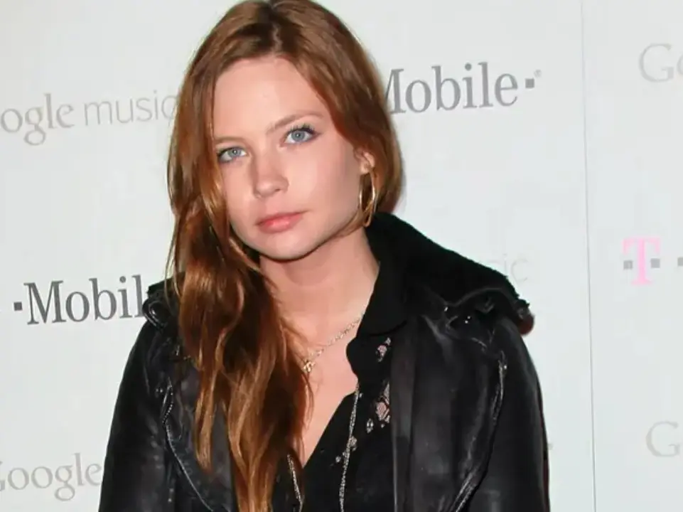 Daveigh Chase cause of death: How the Lilo & Stitch star died at 35 Daveigh Chase cause of death: How the Lilo & Stitch star died at 35
