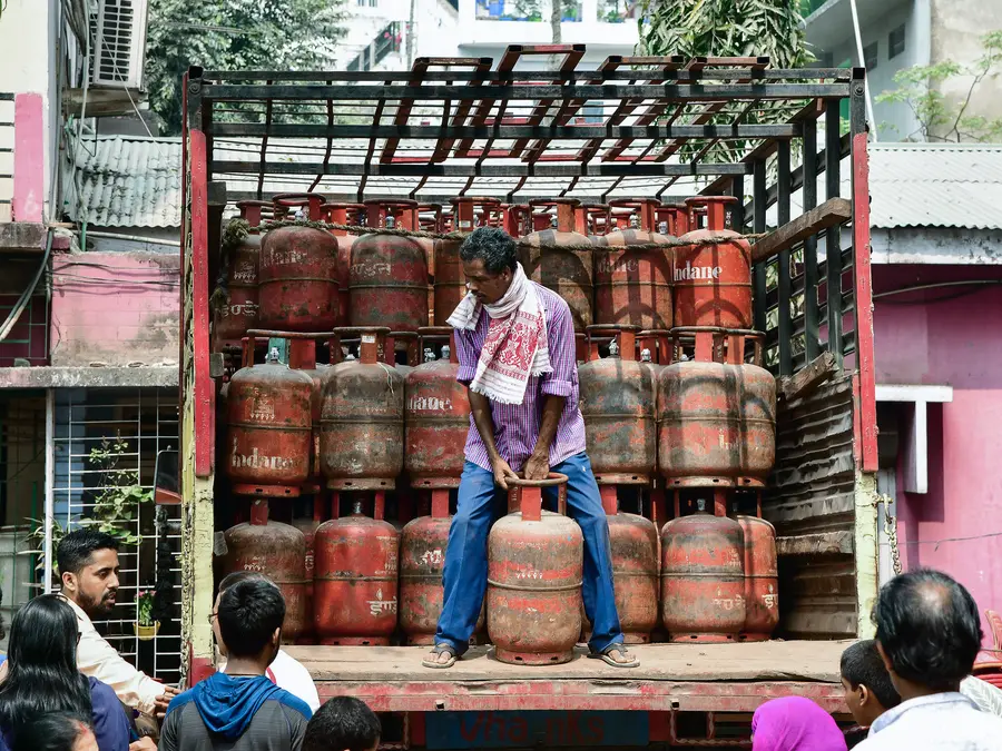 Small relief for Indians: Commercial LPG rate slashed by ₹183, but prices remain over 70% above January levels