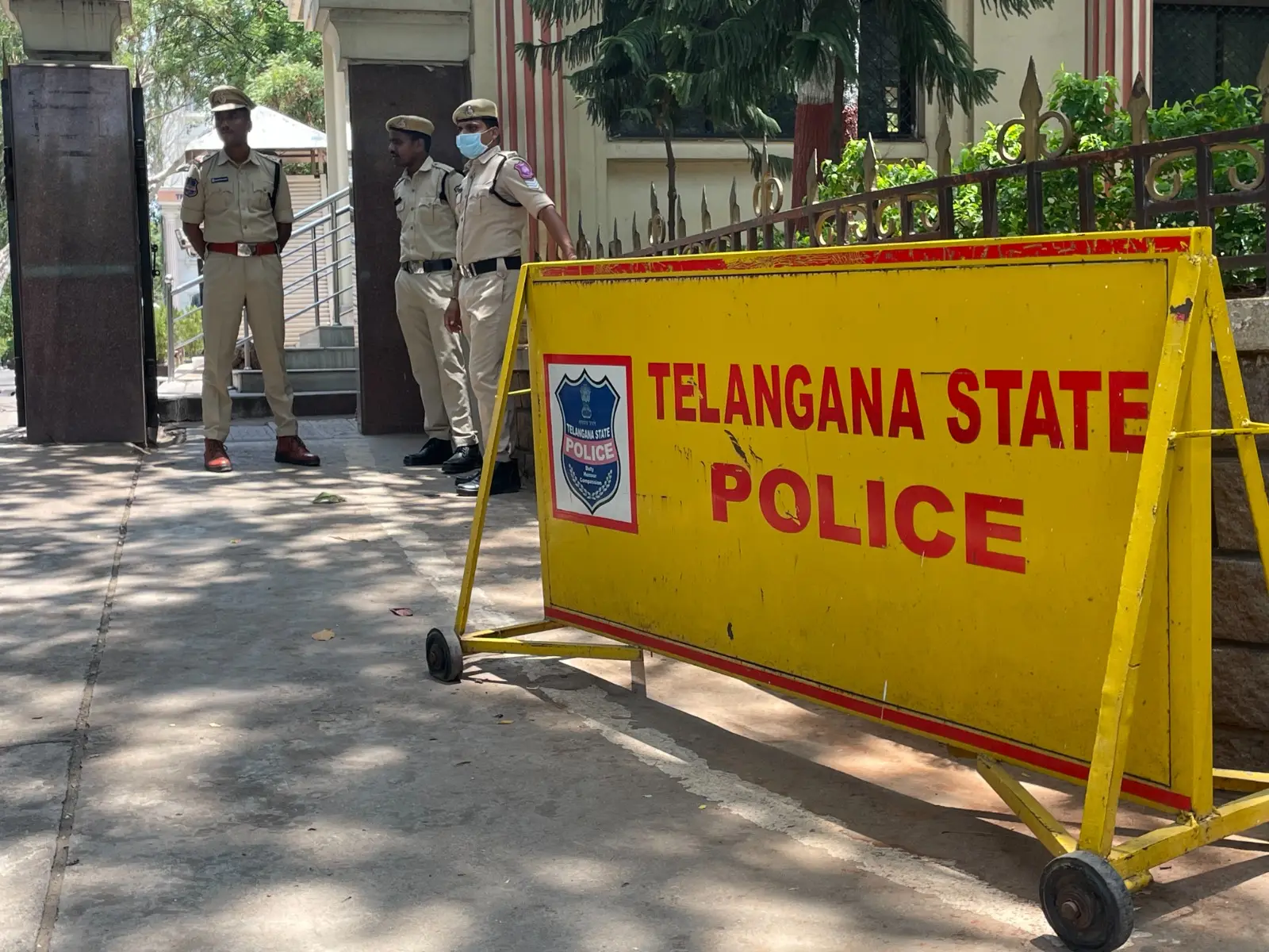 Hyderabad woman dies by suicide in hotel while on video call with friend Hyderabad woman dies by suicide in hotel while on video call with friend