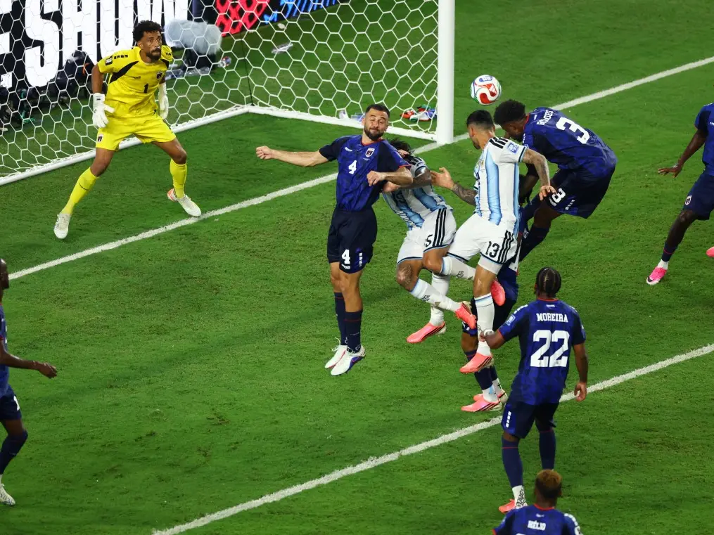 Argentina survive scare from Cape Verde, win 3-2 in extra-time to qualify for Round of 16 Argentina survive scare from Cape Verde, win 3-2 in extra-time to qualify for Round of 16