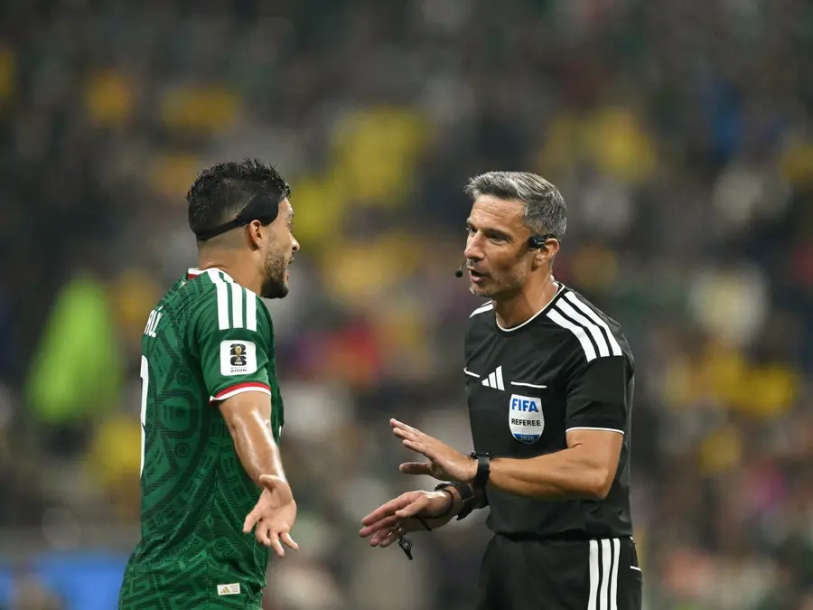 FIFA 2026 | Why Mexico's Raul Jimenez wears a headband during matches?