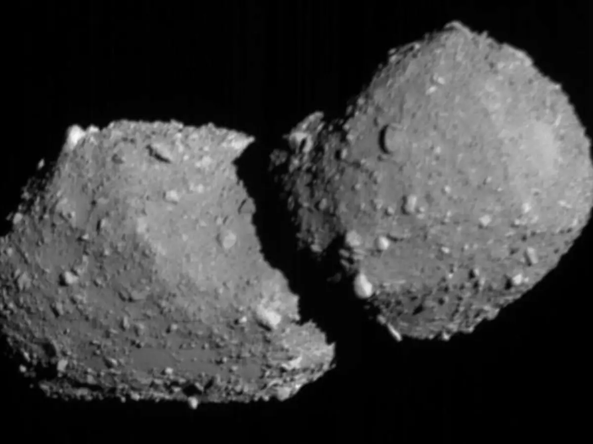 Probe carries out record flyby of asteroid 100mn km from Earth - 'It gave me goosebumps' Probe carries out record flyby of asteroid 100mn km from Earth - 'It gave me goosebumps'