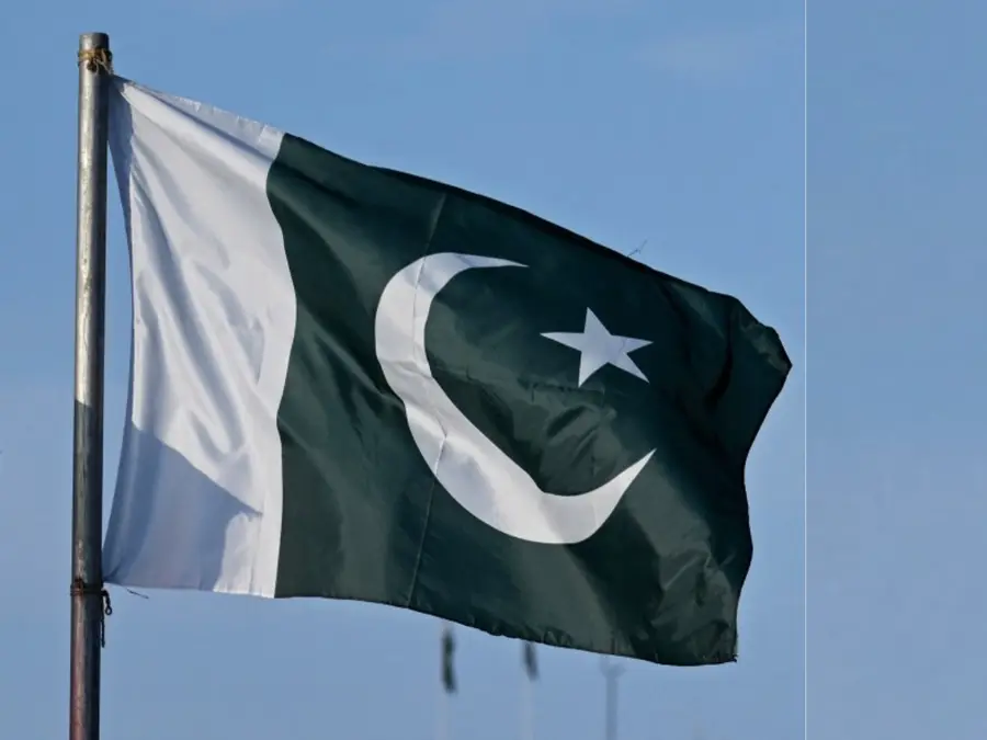 Is Pakistan brokering a peace deal between rival factions in Libya? What reports claim