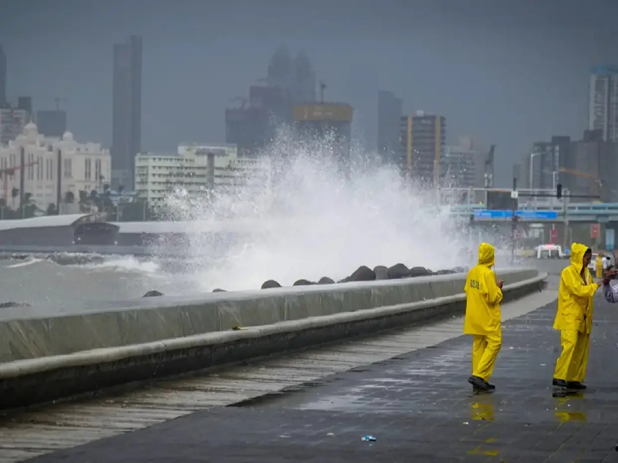 Maharashtra rains: Death toll reaches 22 as fresh tragedies strike Satara and Pune Maharashtra rains: Death toll reaches 22 as fresh tragedies strike Satara and Pune