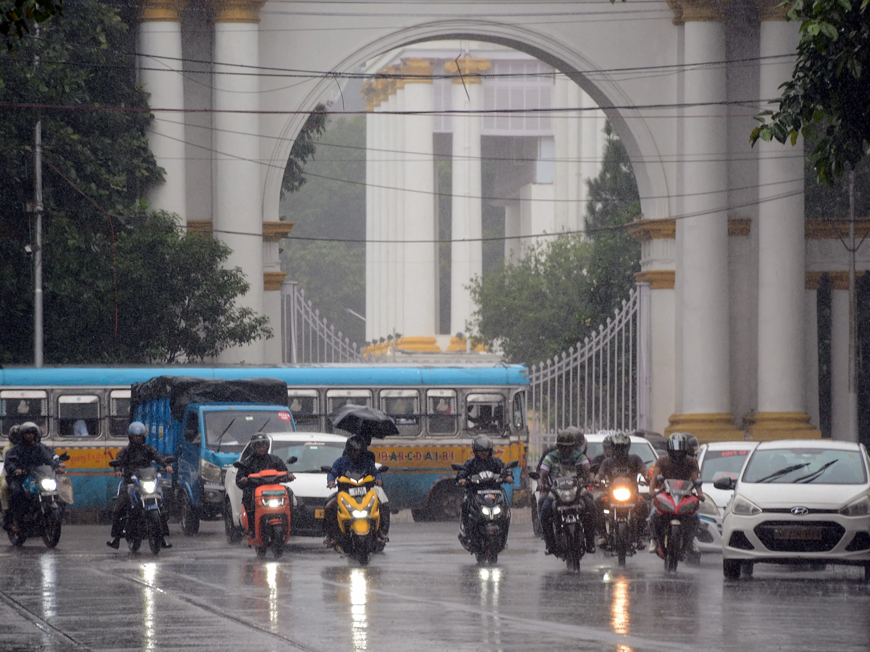 India monsoon: IMD issues heavy rainfall warning in several states India monsoon: IMD issues heavy rainfall warning in several states