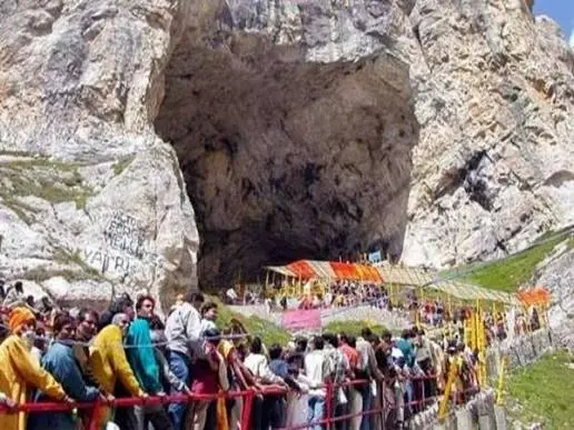 Amarnath Yatra breaks records, draws over 3 lakh devotees in 12 days Amarnath Yatra breaks records, draws over 3 lakh devotees in 12 days