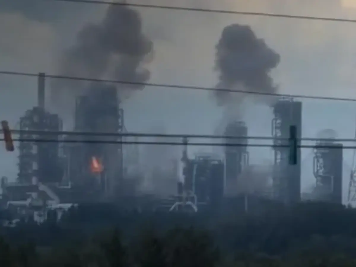 Ukrainian drone travels 2,500 km in 12 hours to attack oil refinery in Siberia, as CIA confirms 30-minute soldier lifespan Ukrainian drone travels 2,500 km in 12 hours to attack oil refinery in Siberia, as CIA confirms 30-minute soldier lifespan